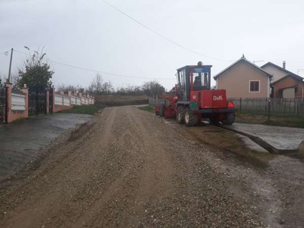 Припрема пред асфалтирање улице у Прову